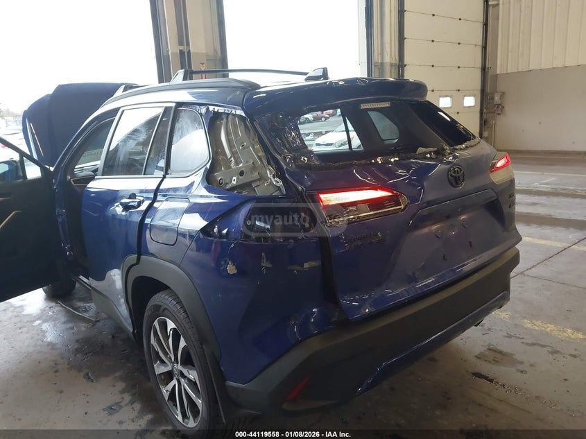 Toyota Corolla cross Xle 2025 — миниатюра 6