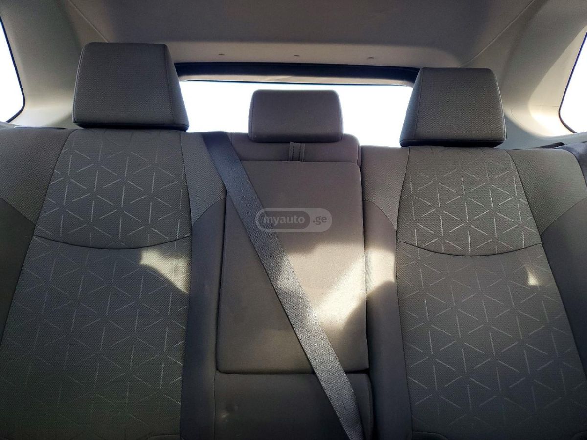 Toyota RAV 4 - фото 10