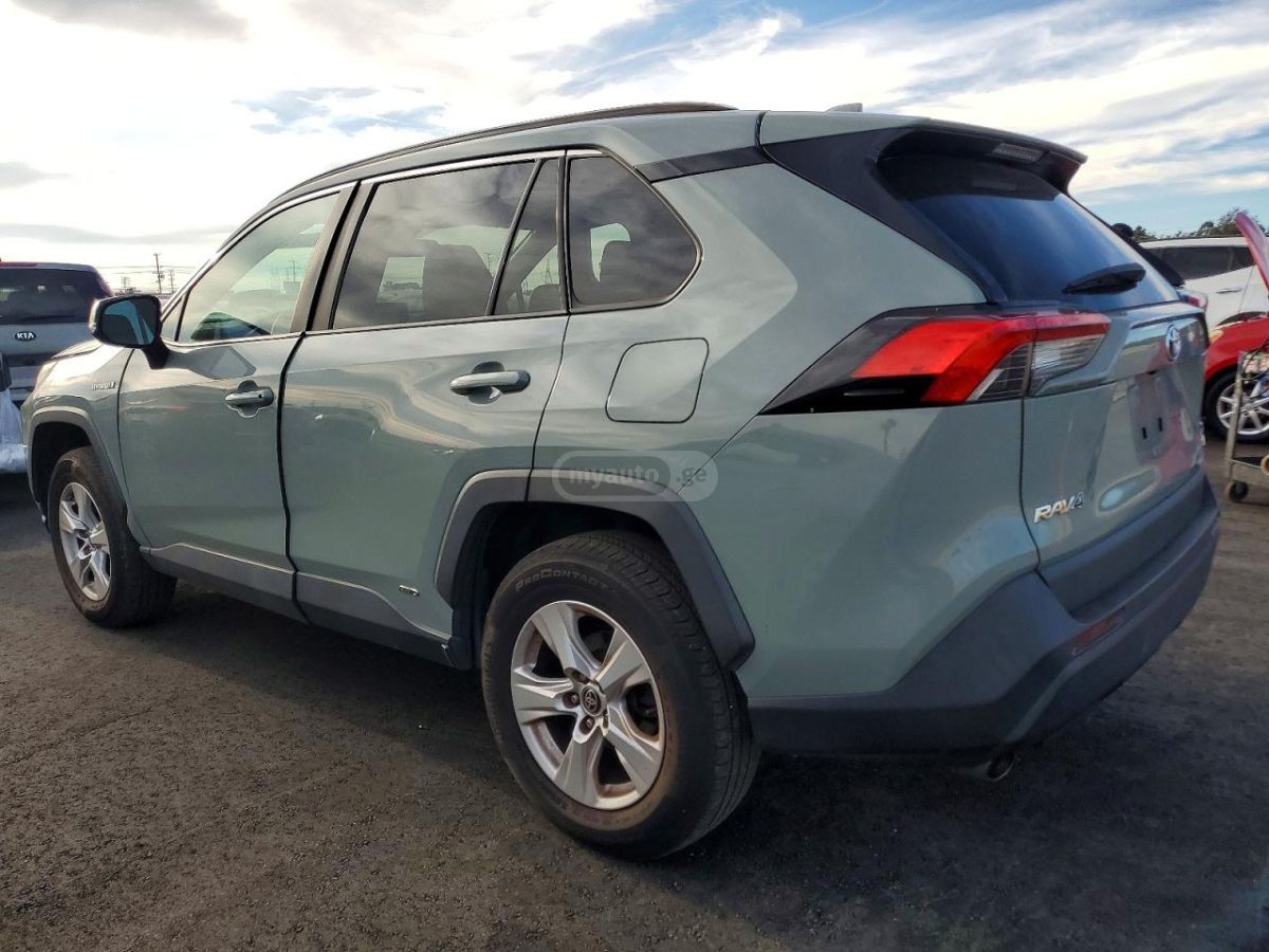Toyota RAV 4 - фото 2