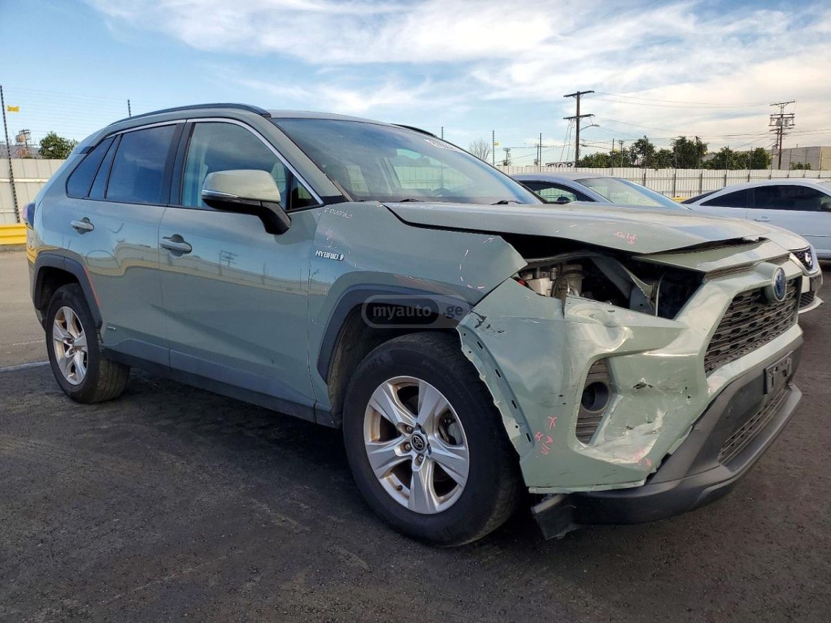 Toyota RAV 4 - фото 4