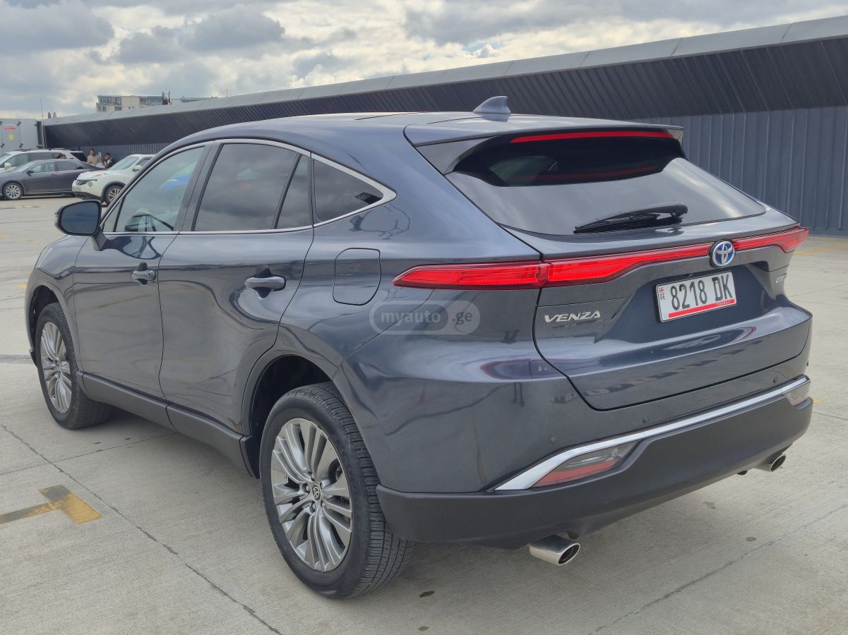 Toyota LIMITED — миниатюра 3