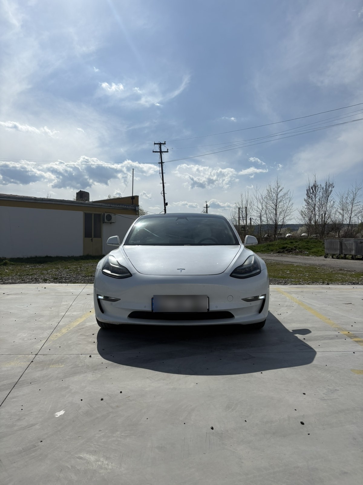 Tesla Model 3 - фото 1