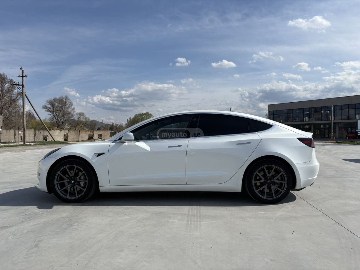 Tesla Model 3 - фото 3