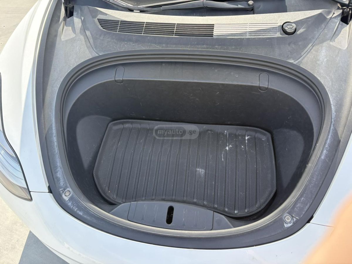 Tesla Model 3 - фото 7