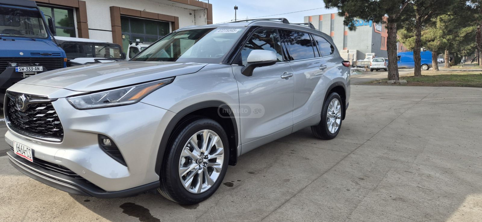 Toyota Limited 4dr All-Wheel Drive Au — миниатюра 2