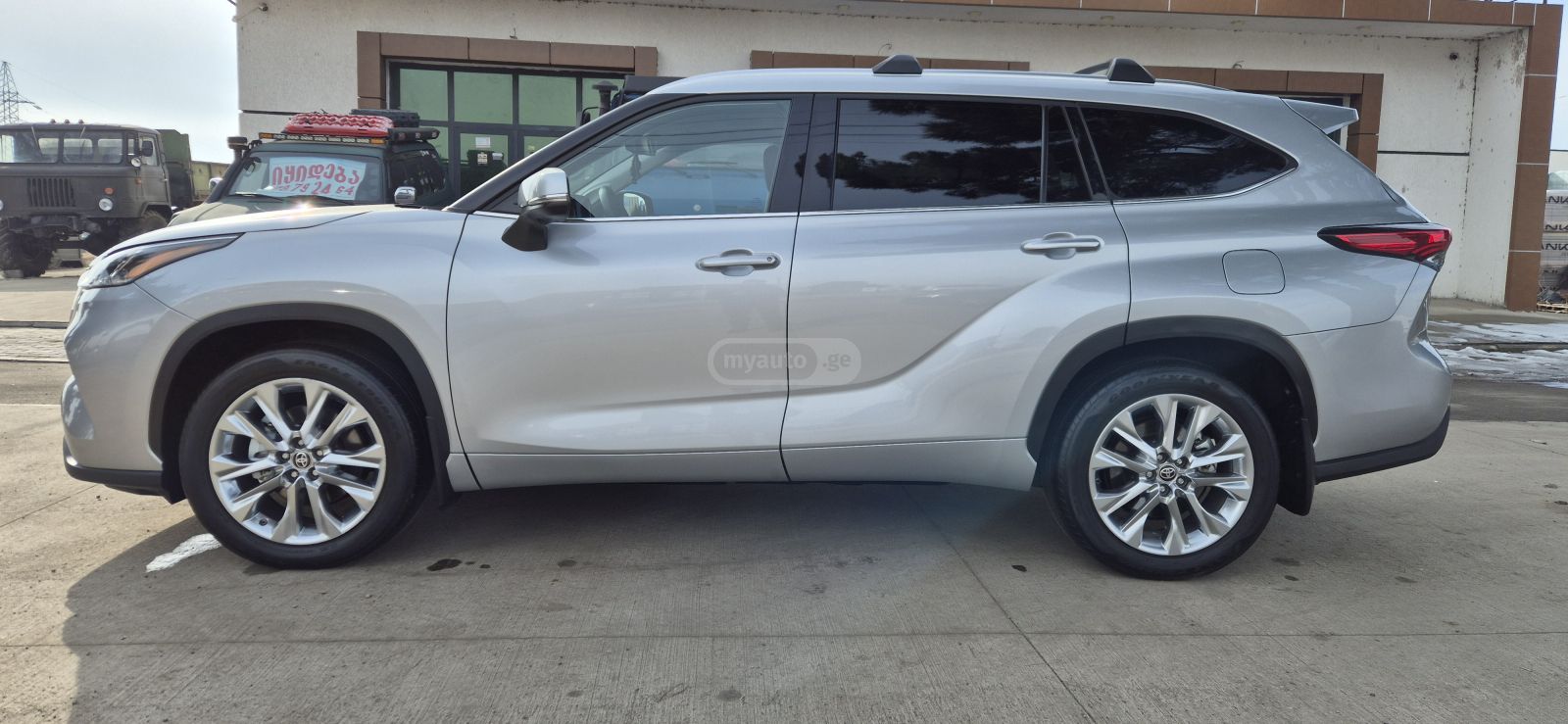 Toyota Limited 4dr All-Wheel Drive Au — миниатюра 3