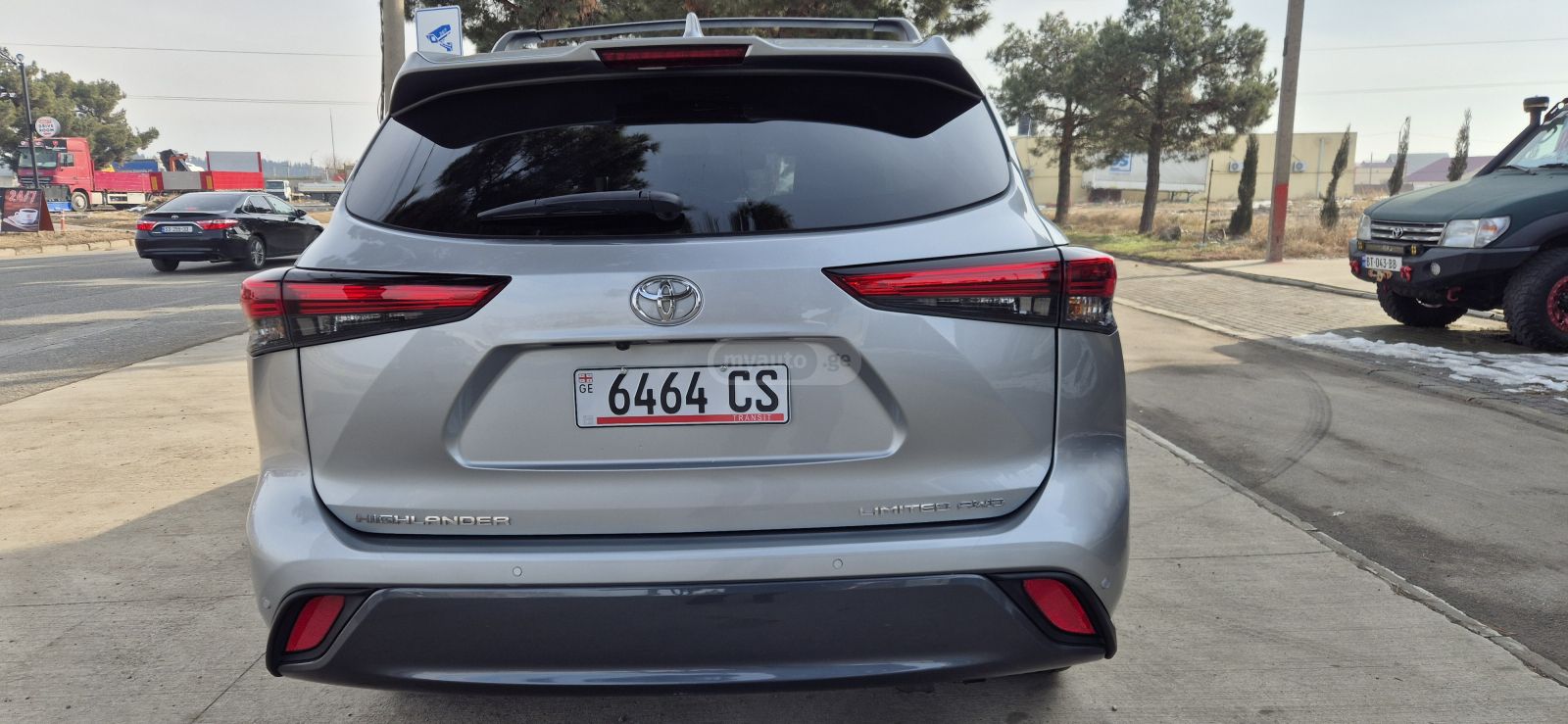 Toyota Limited 4dr All-Wheel Drive Au — миниатюра 5