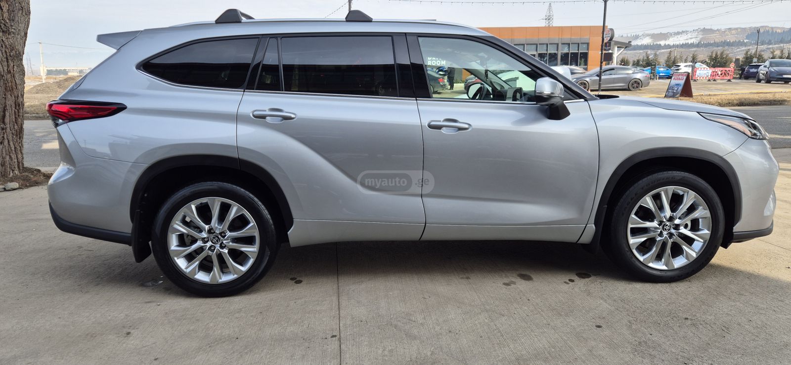 Toyota Limited 4dr All-Wheel Drive Au — миниатюра 7