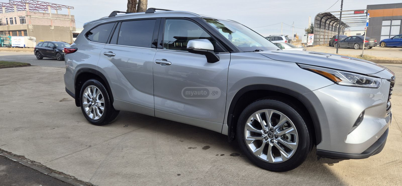 Toyota Limited 4dr All-Wheel Drive Au — миниатюра 8