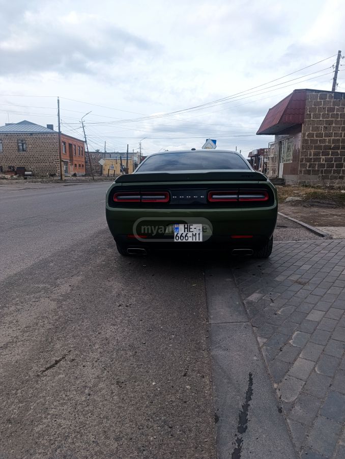 Dodge Challenger - фото 3