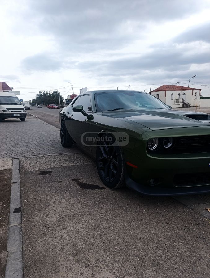 Dodge Challenger - фото 6