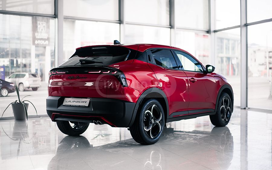 Alfa Romeo Junior 2026 — миниатюра 11