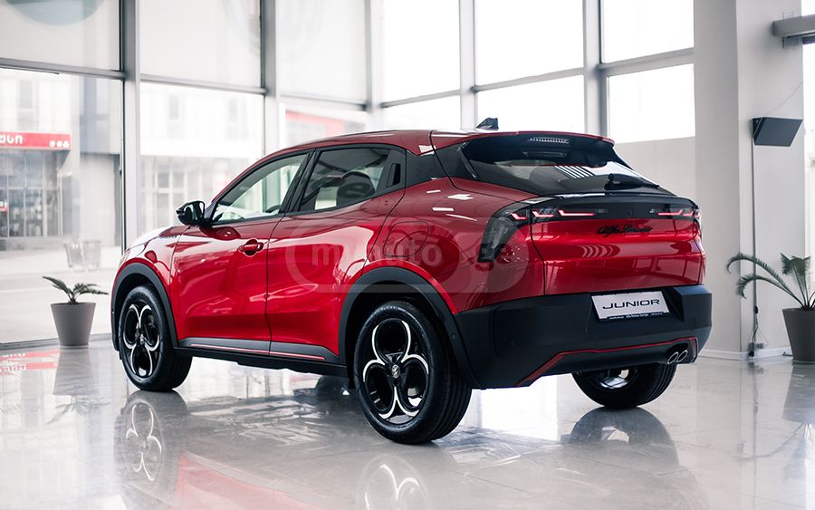 Alfa Romeo Junior 2026 — миниатюра 12