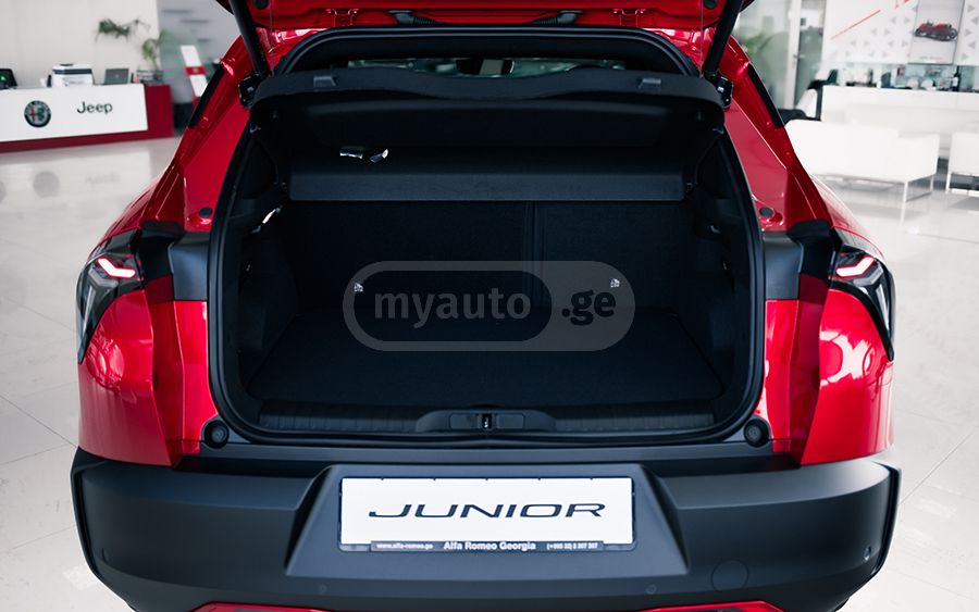 Alfa Romeo Junior 2026 — миниатюра 8