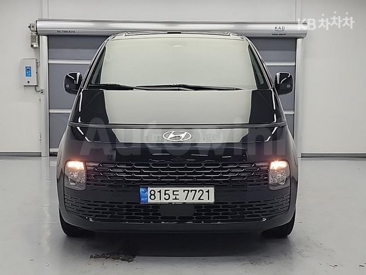 Hyundai Staria - фото 2