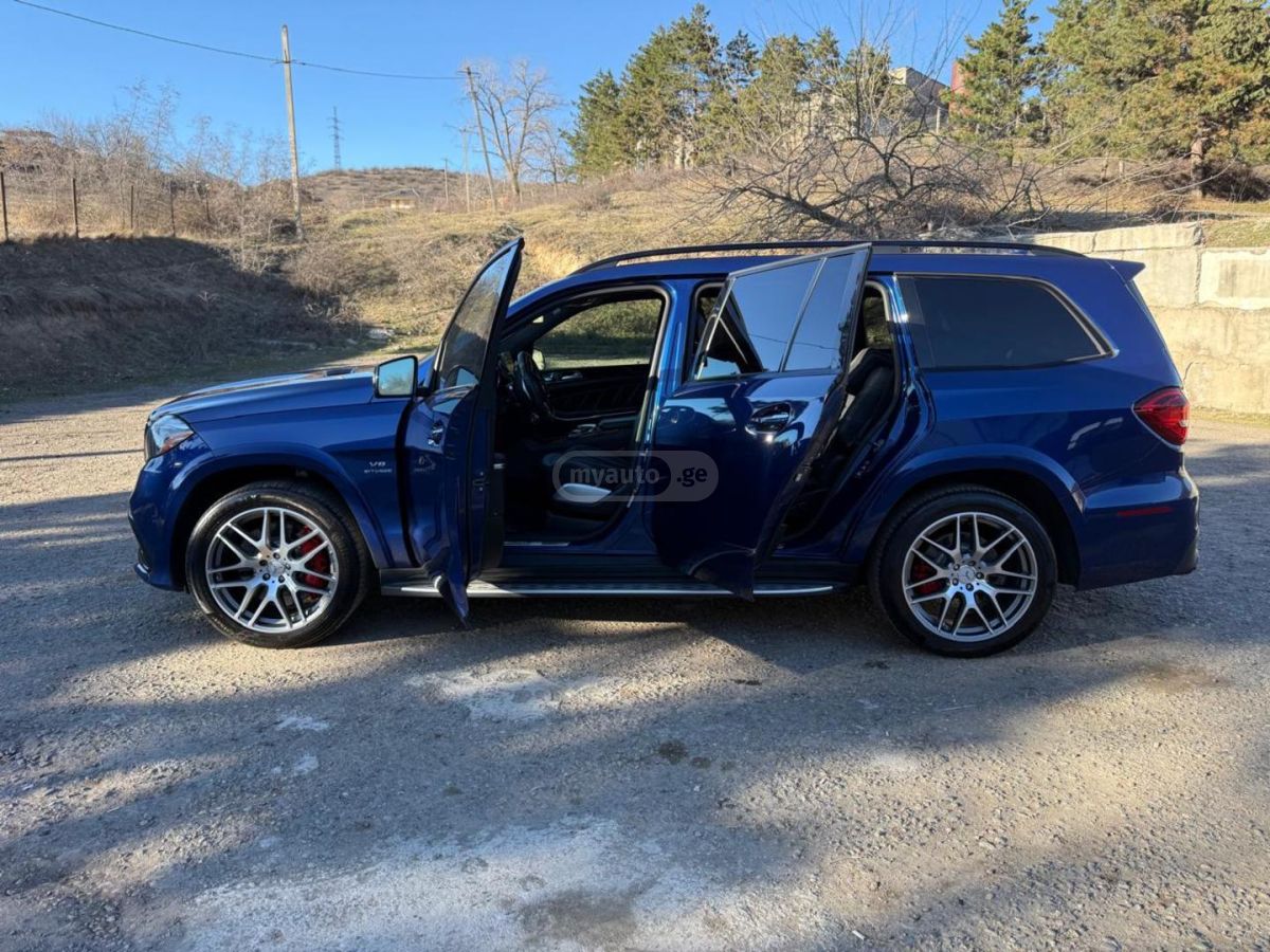 Mercedes-Benz GLS 63 AMG - фото 11