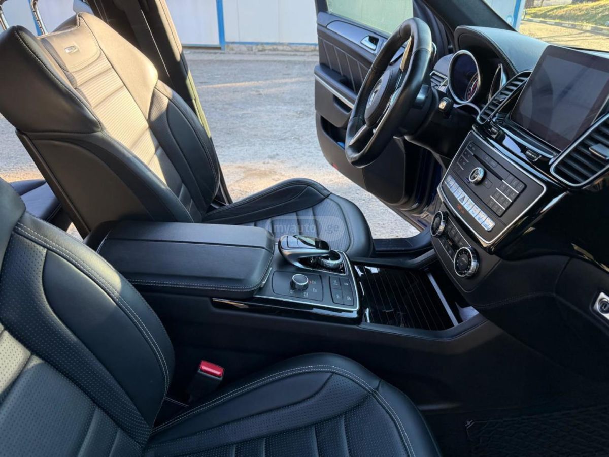 Mercedes-Benz GLS 63 AMG - фото 12