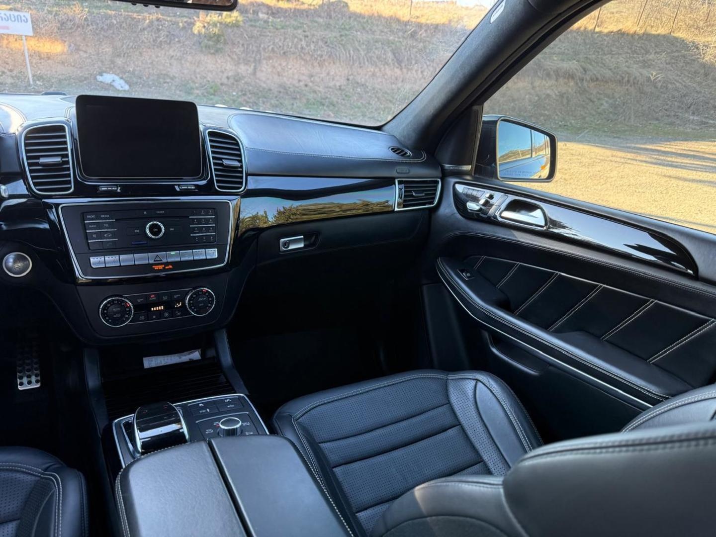 Mercedes-Benz GLS 63 AMG - фото 7