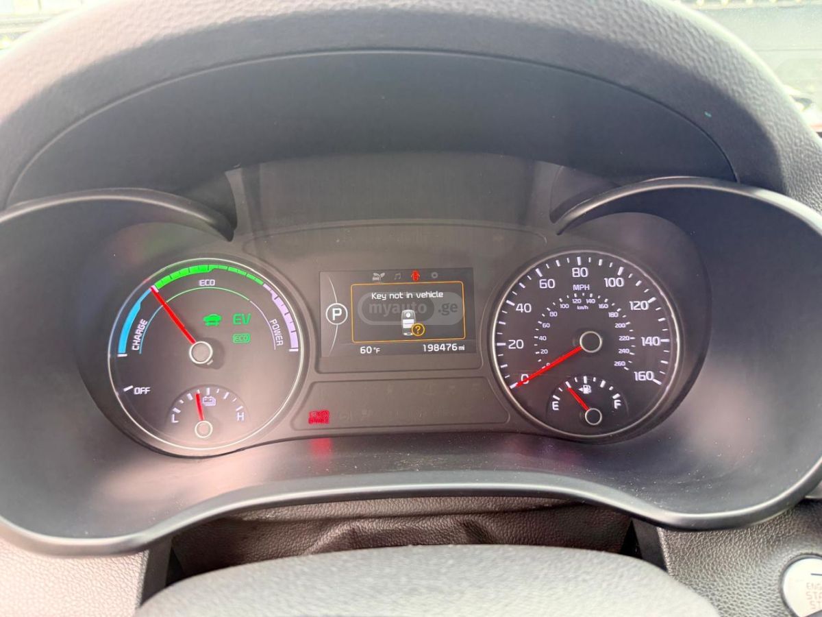 Kia Optima - фото 9