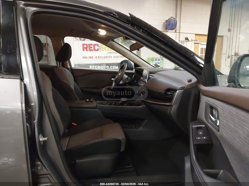 Nissan Rogue 2021 — миниатюра 5