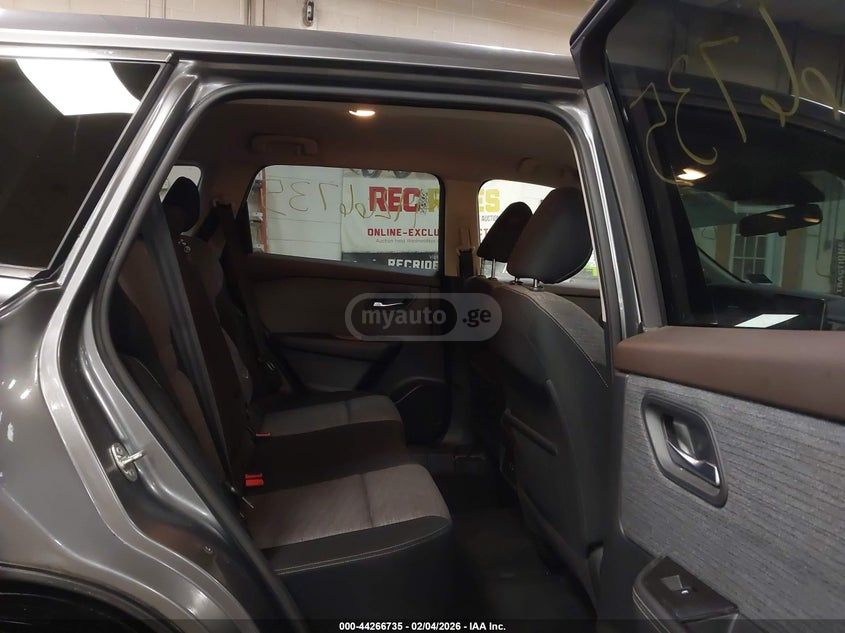 Nissan Rogue 2021 — миниатюра 8