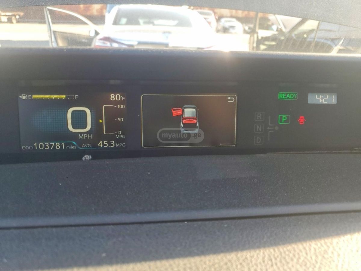 Toyota Prius - фото 9