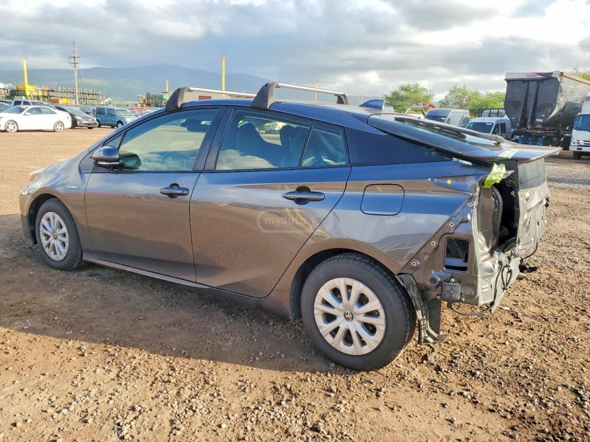 Toyota Prius - фото 2