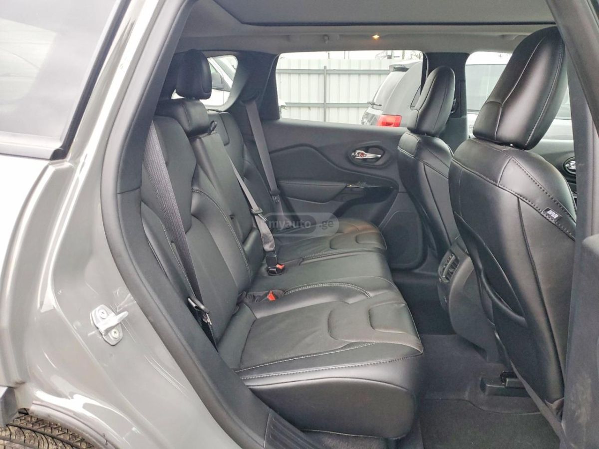 Jeep Altitude Lux 4dr 4x4 Automatic — миниатюра 9