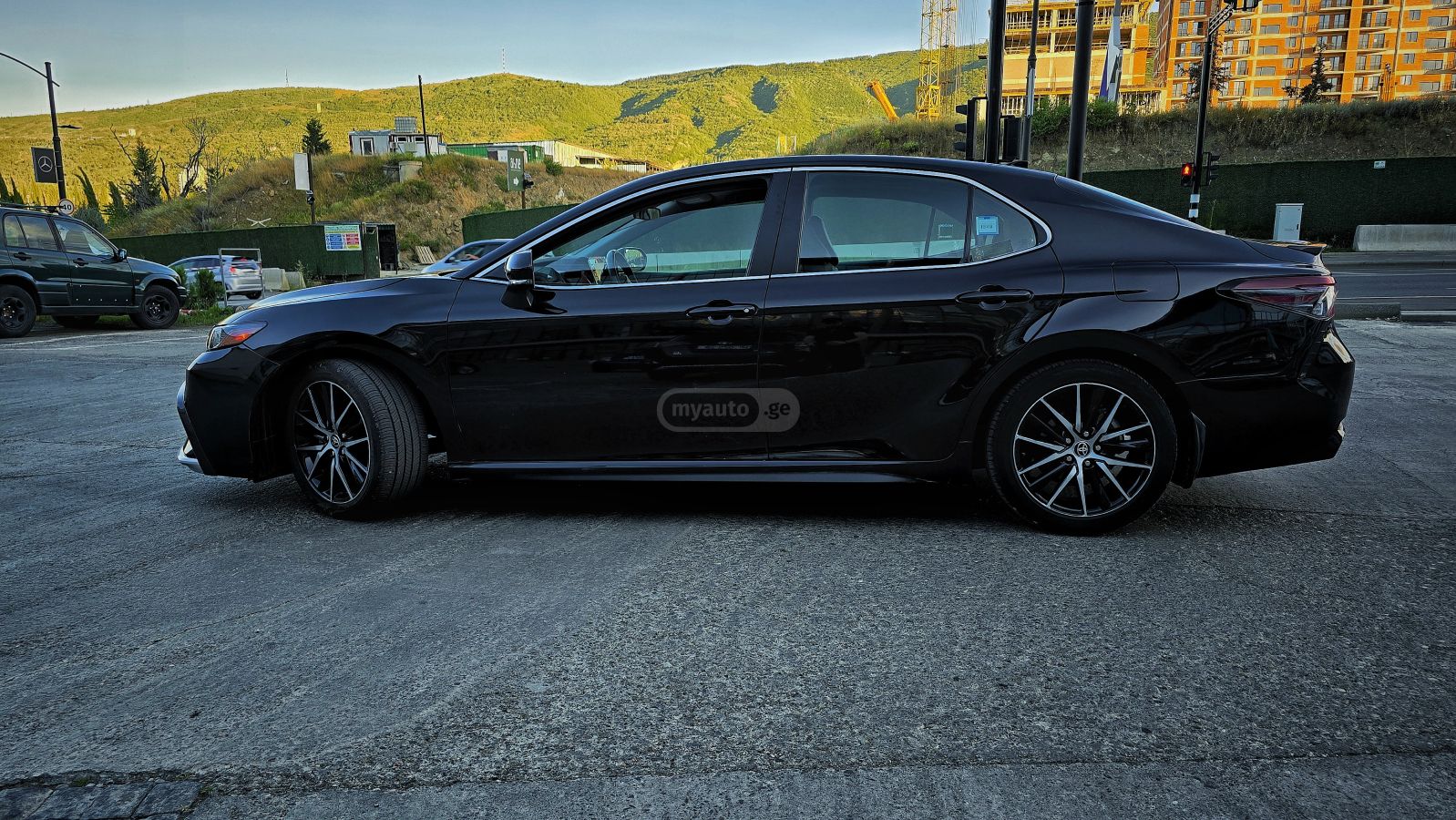 Toyota SE 4dr All-Wheel Drive Sedan A — миниатюра 5