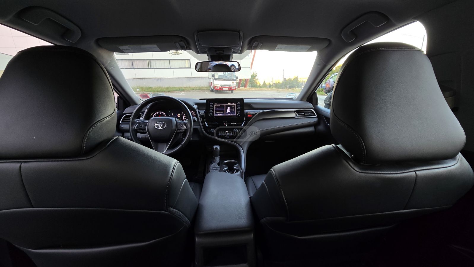 Toyota SE 4dr All-Wheel Drive Sedan A — миниатюра 9