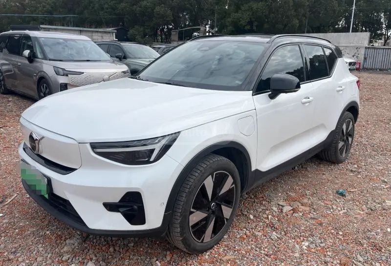 Volvo XC 40 2024 — миниатюра 1