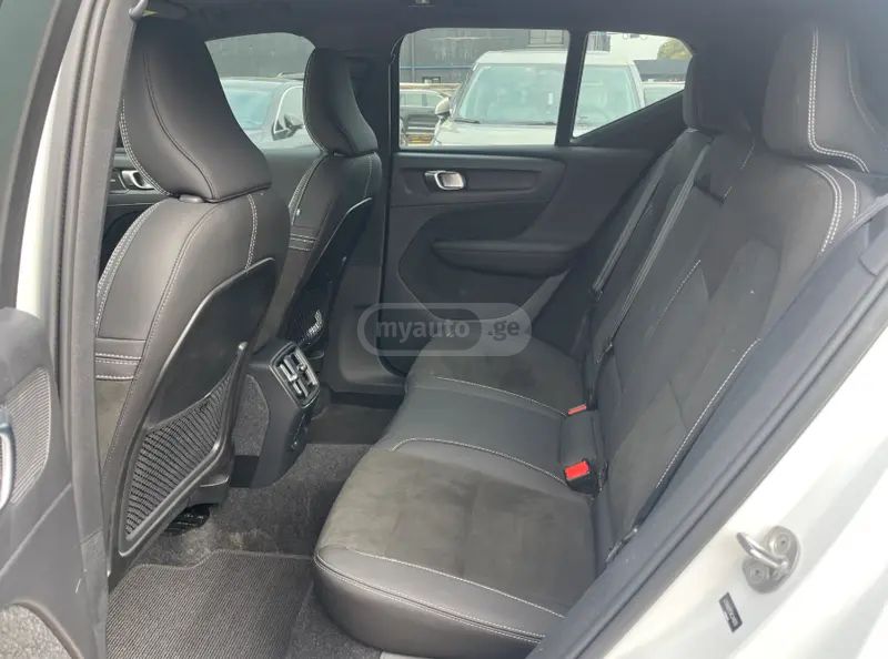Volvo XC 40 2024 — миниатюра 10