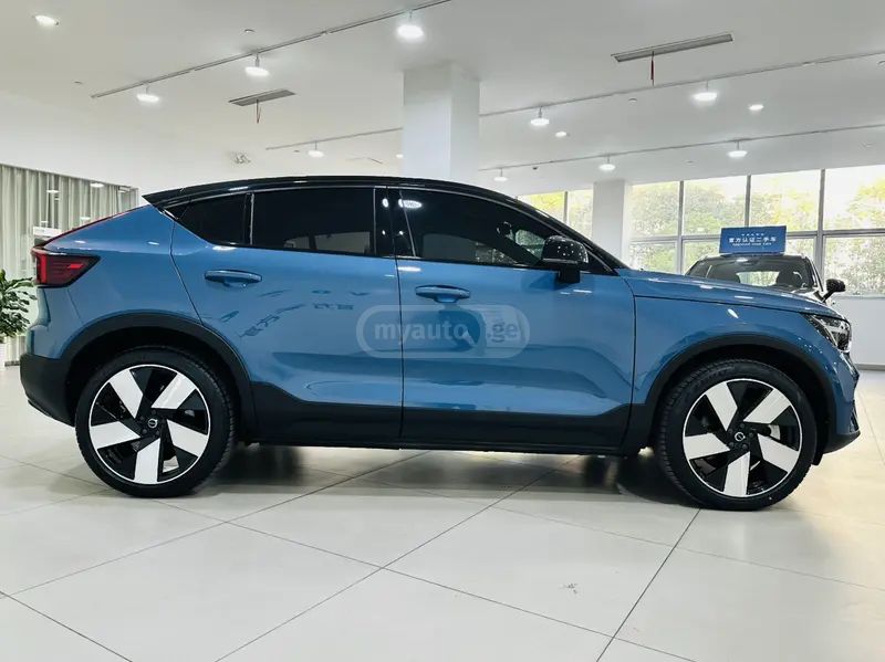Volvo C40 2023 — миниатюра 8