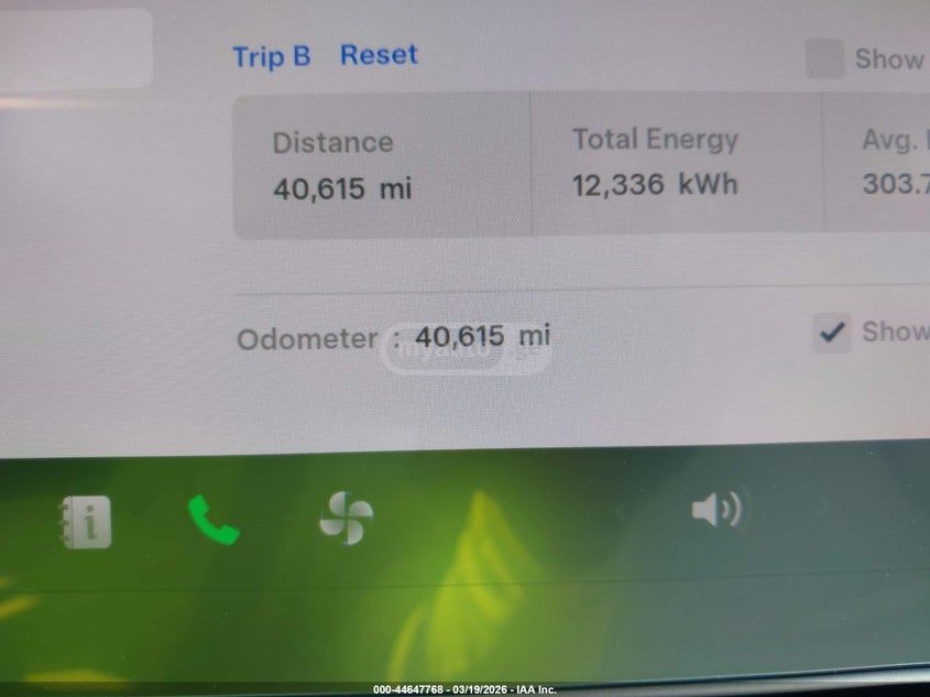 Tesla Model Y - фото 13