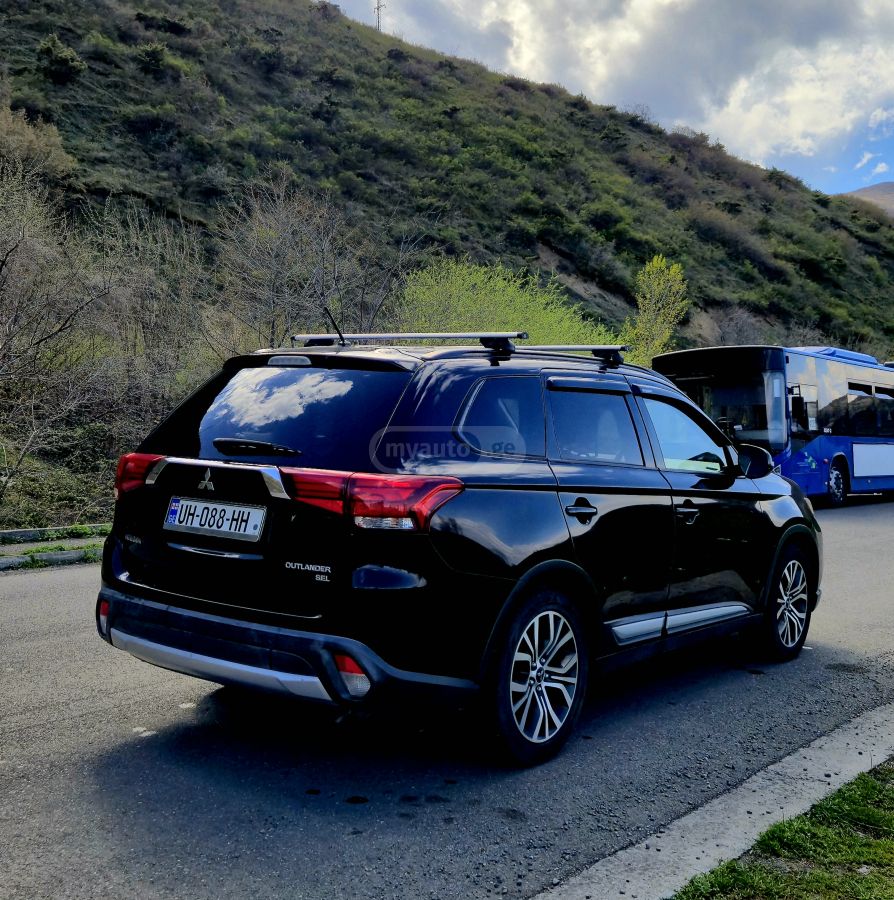 Mitsubishi Outlander - фото 6