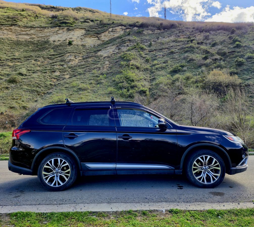 Mitsubishi Outlander - фото 7