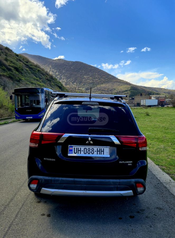 Mitsubishi Outlander - фото 8