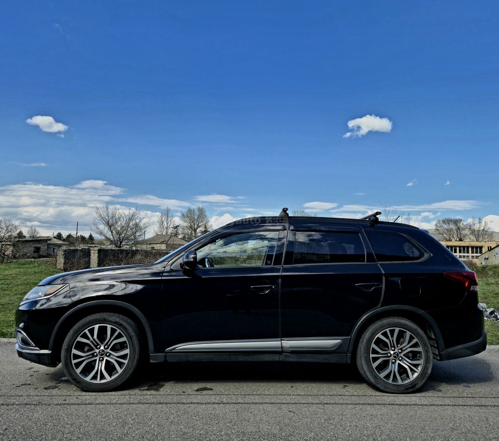 Mitsubishi Outlander - фото 9