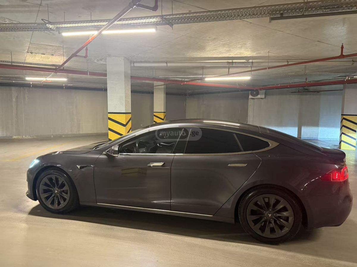 Tesla Model S - фото 2