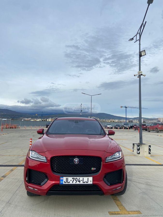 Jaguar F-Pace - фото 1