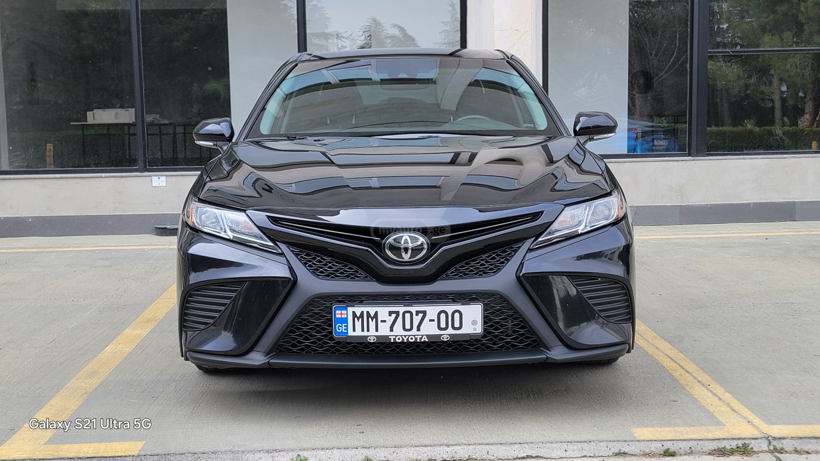 Toyota Camry - фото 2