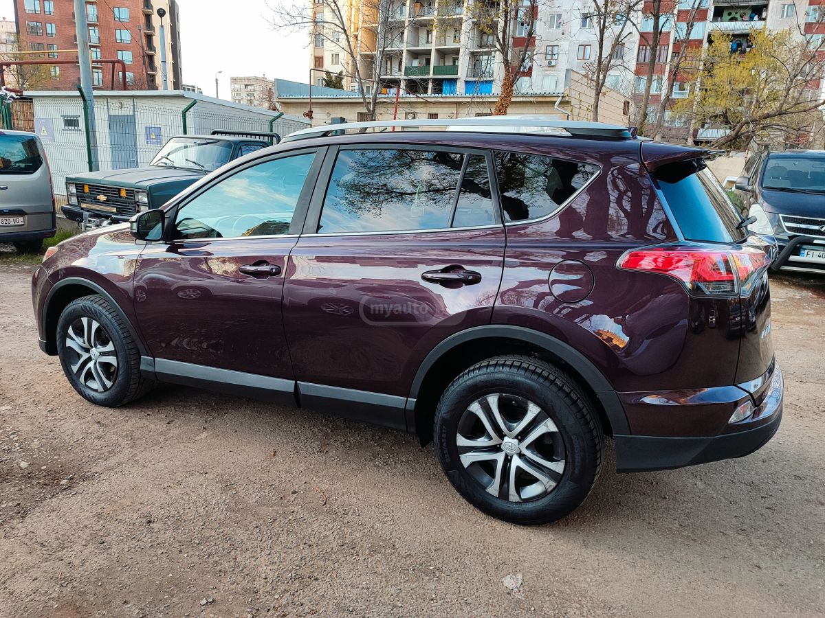 Toyota RAV 4 - фото 6