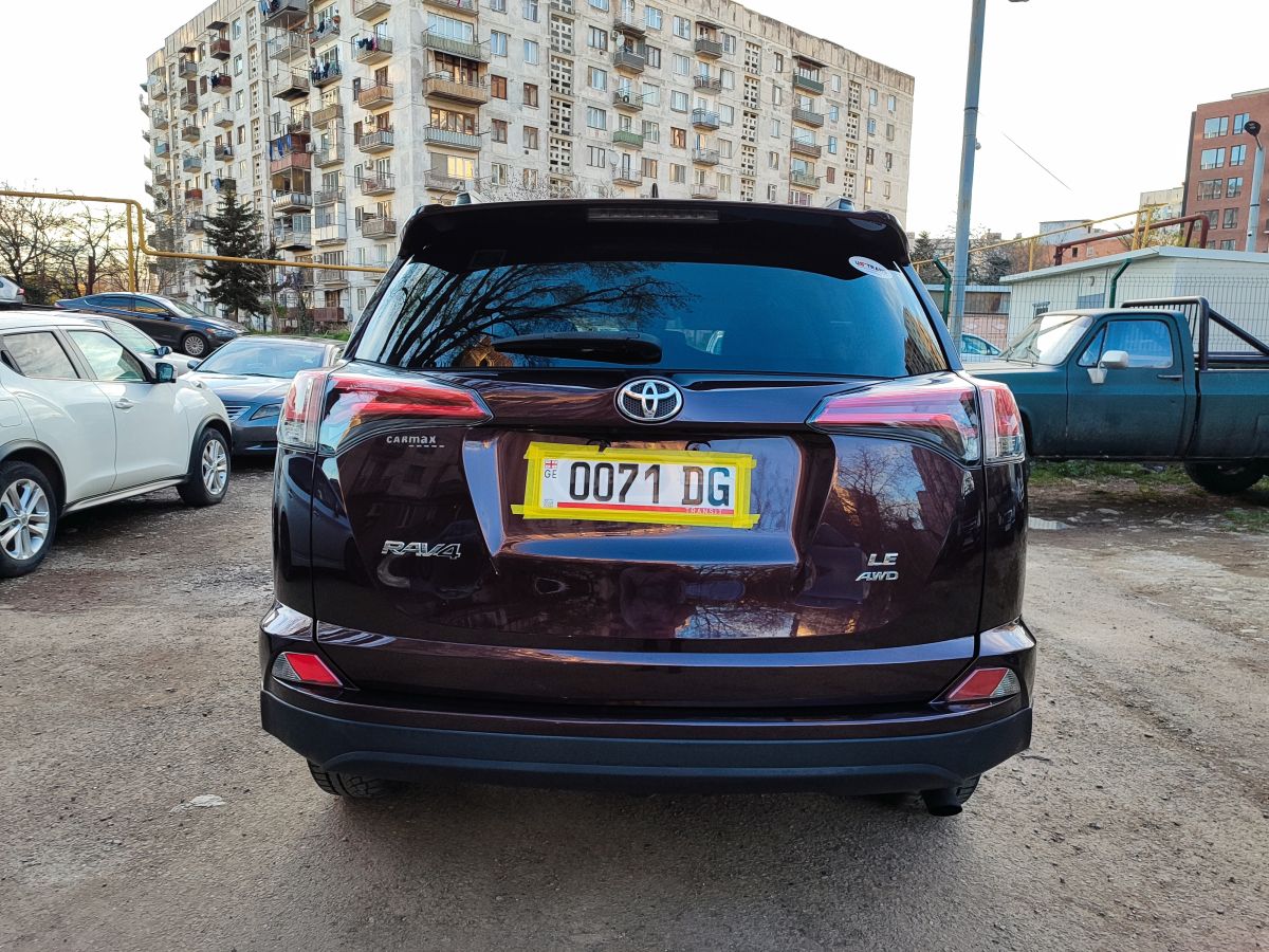 Toyota RAV 4 - фото 8