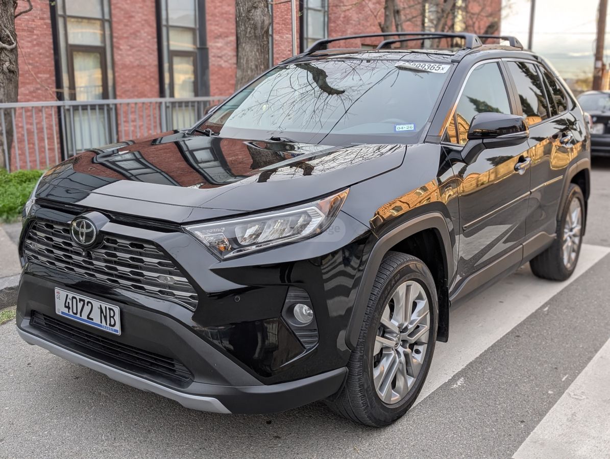 Toyota RAV 4 - фото 1