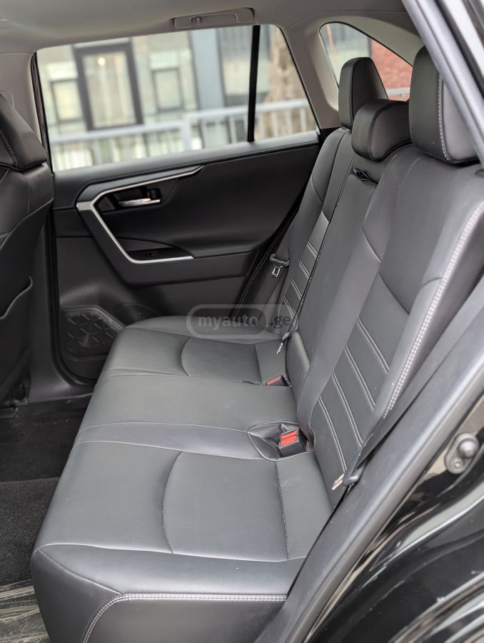 Toyota RAV 4 - фото 7