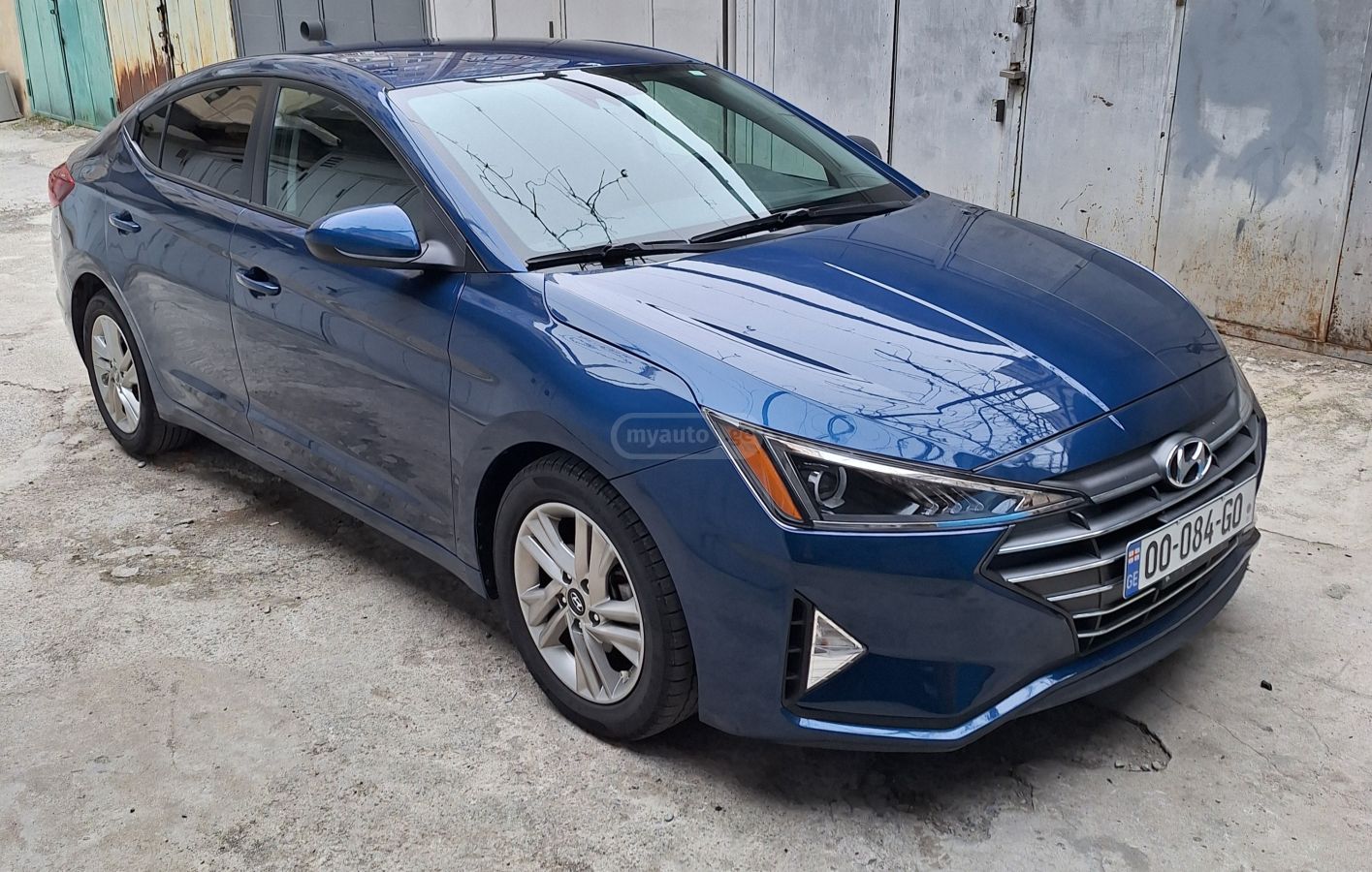 Hyundai Elantra - фото 1