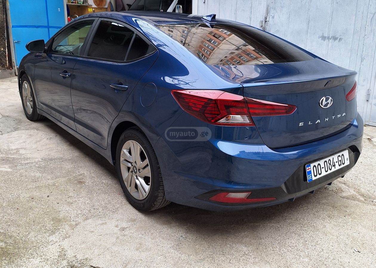 Hyundai Elantra - фото 5