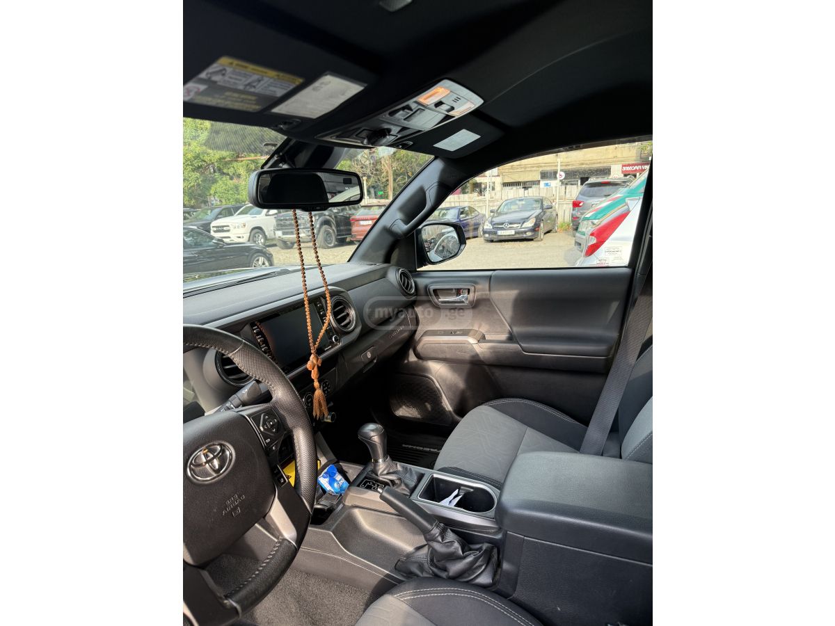 Toyota Tacoma - фото 12