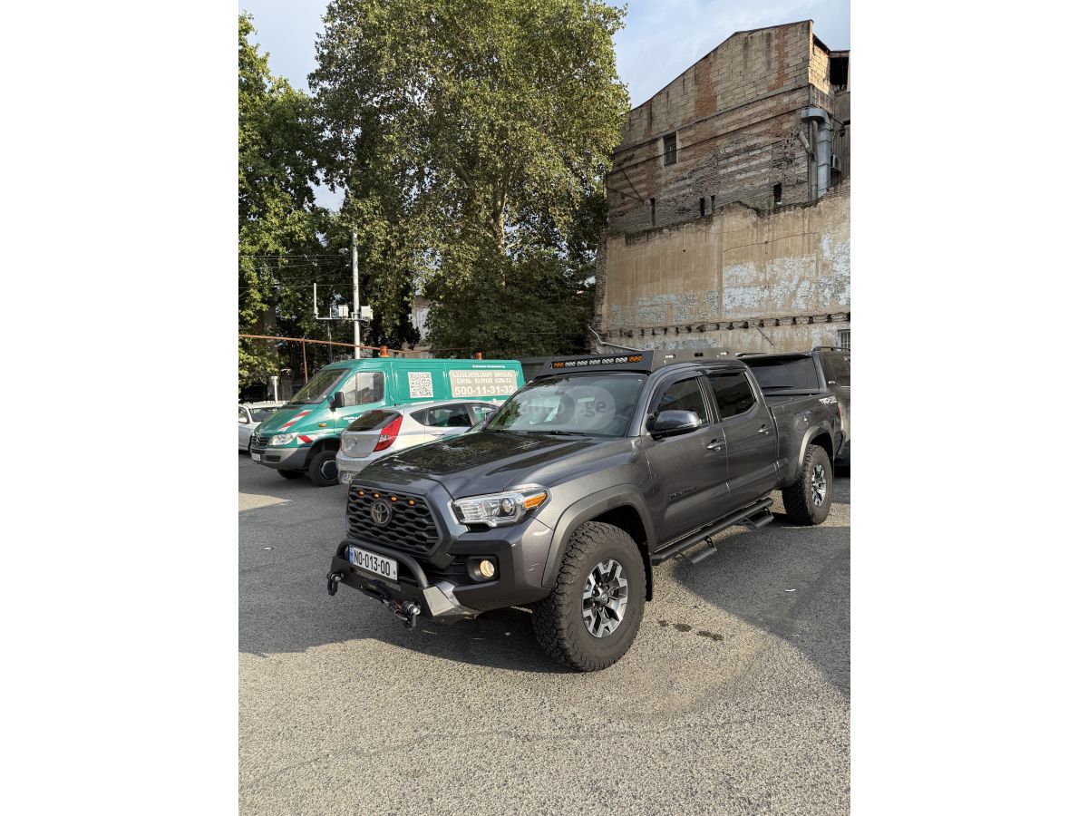 Toyota Tacoma - фото 2