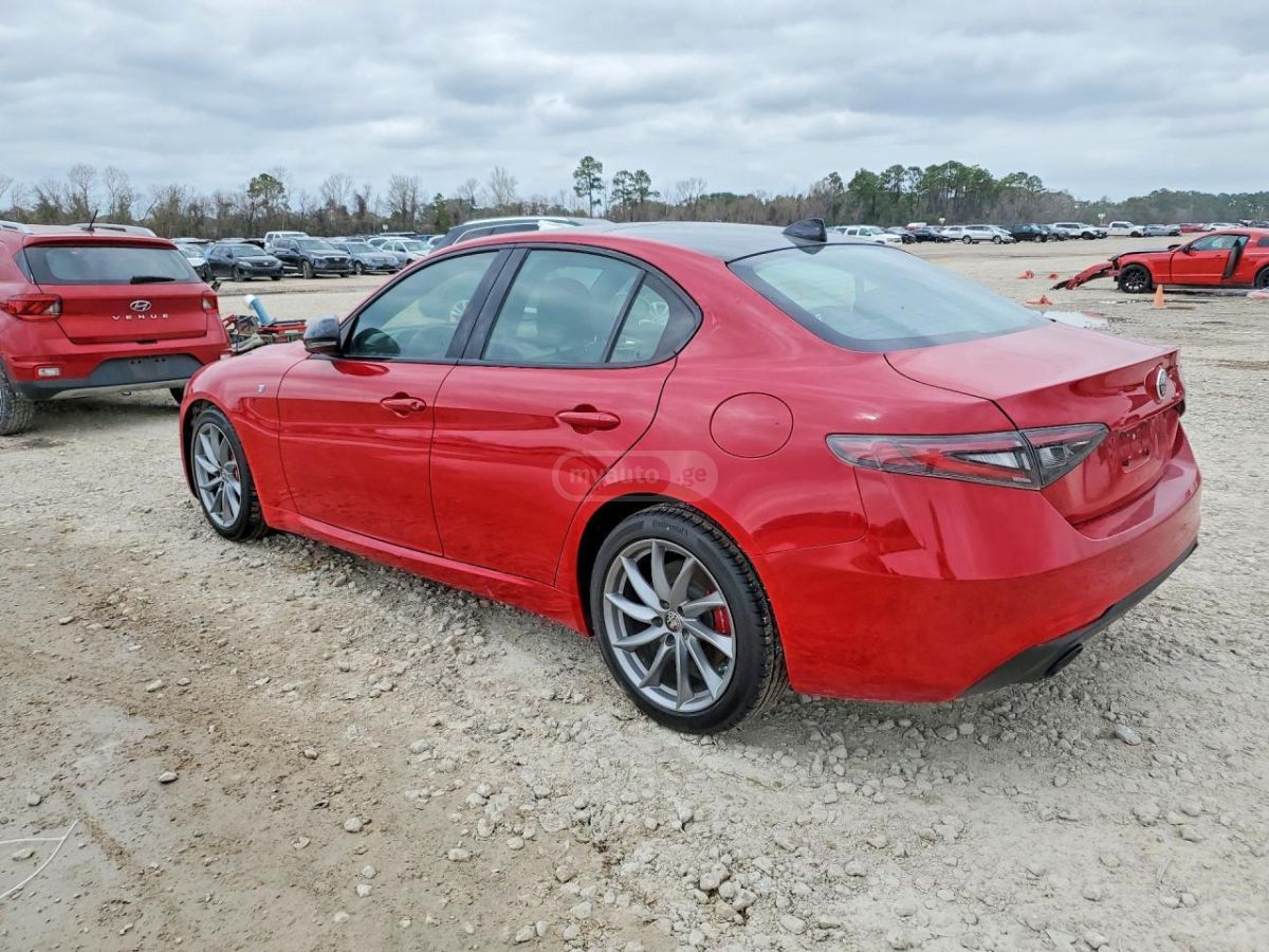 Alfa Romeo Giulia - фото 2